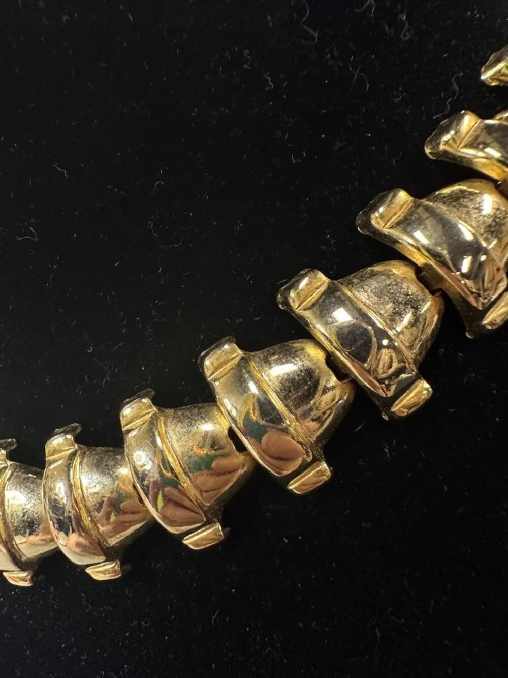 Vintage Gold Tone Planter Pot Necklace and Bracelet set